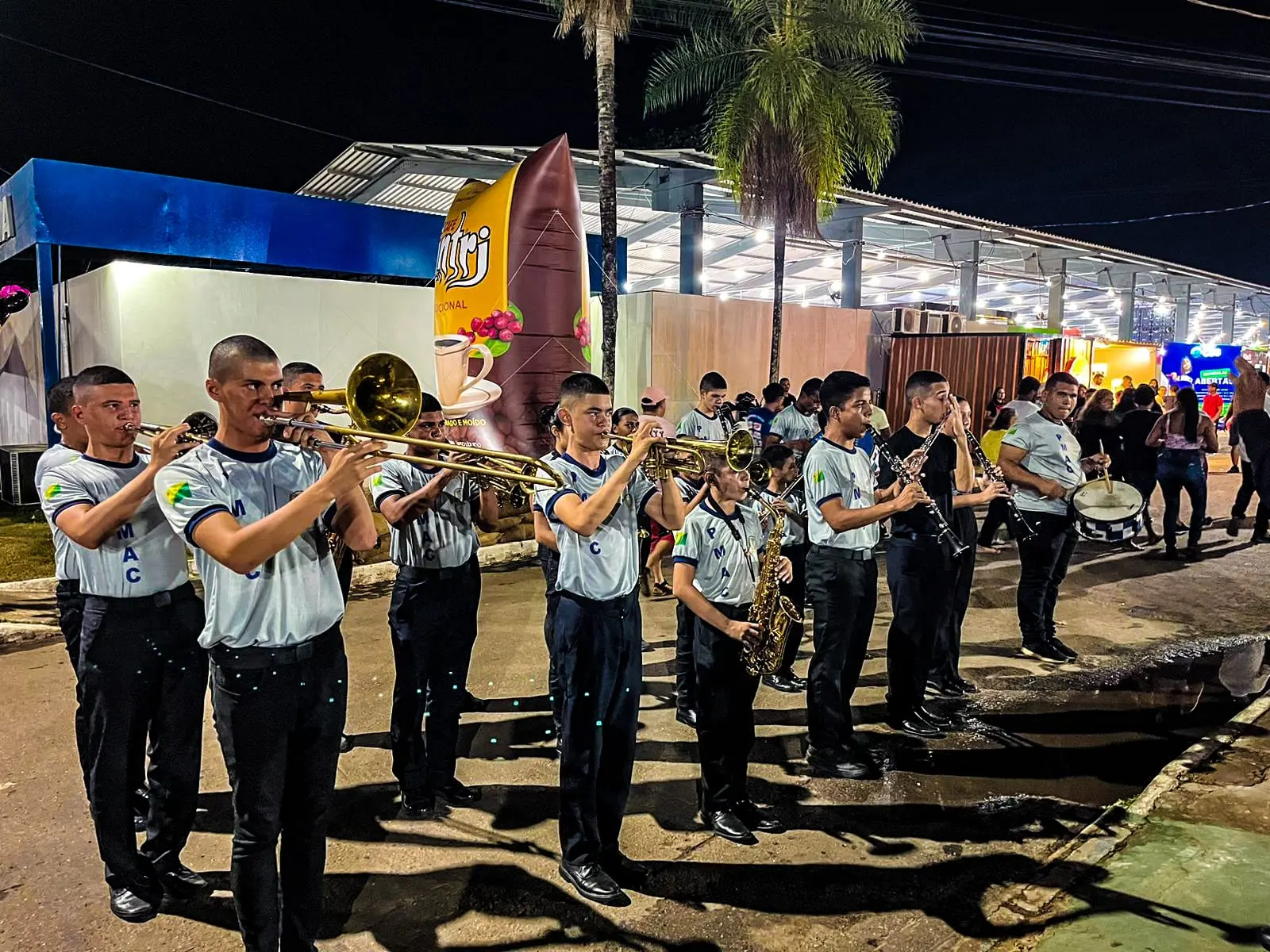 Banda Mirim da PM faz apresentação na Expoacre