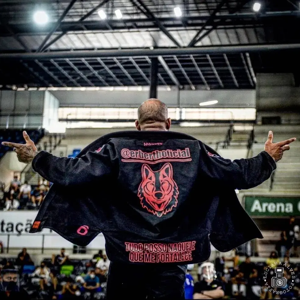 Tricampeão mundial de jiu-jítsu é preso por série de estupros e sequência de roubos