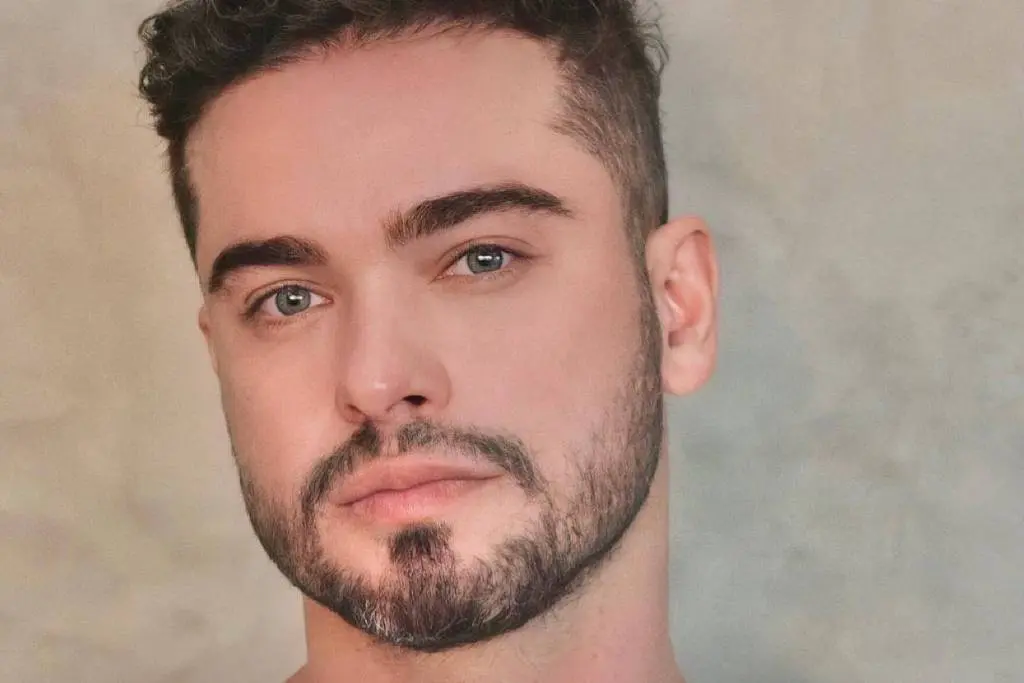 Sidney Sampaio diz que misturou álcool e remédios para dormir antes de queda em hotel