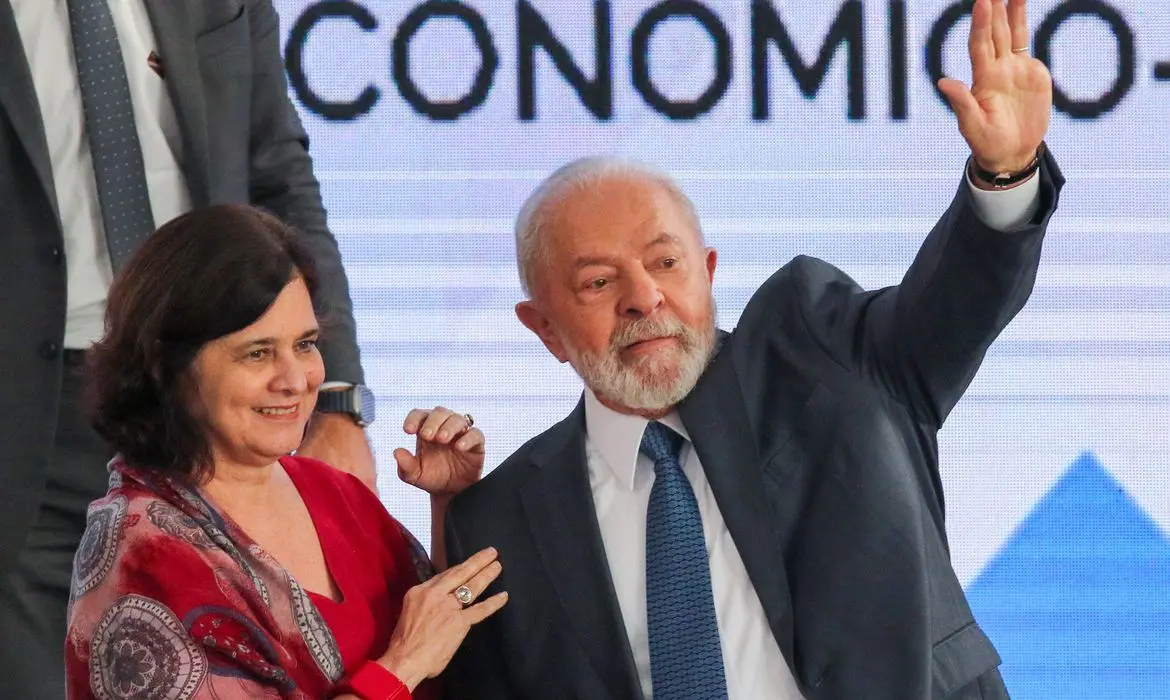 Governo prevê R$ 42 bi em investimento no complexo industrial de saúde