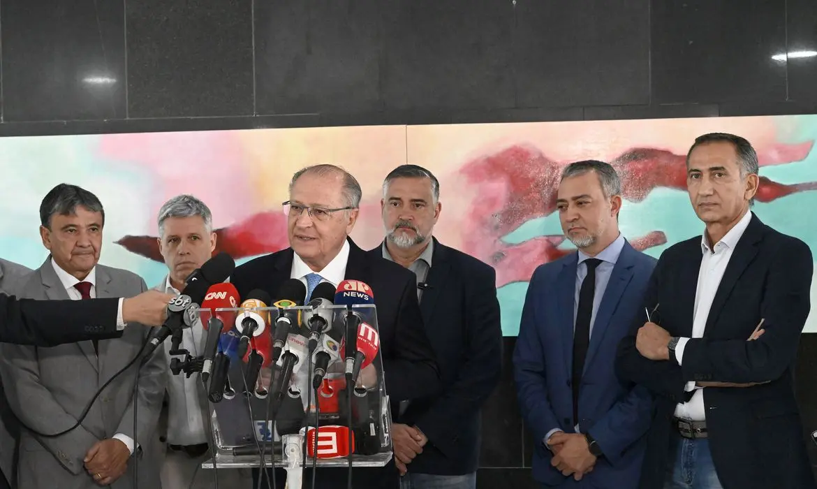 Governo anuncia auxílio emergencial para cidades afetadas por ciclone