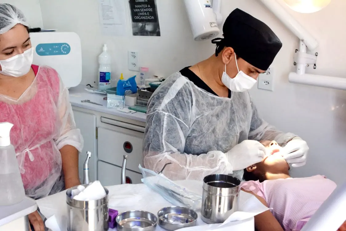 Produzindo Sorrisos Prefeitura leva atendimento odontológico à comunidade do Belo Jardim