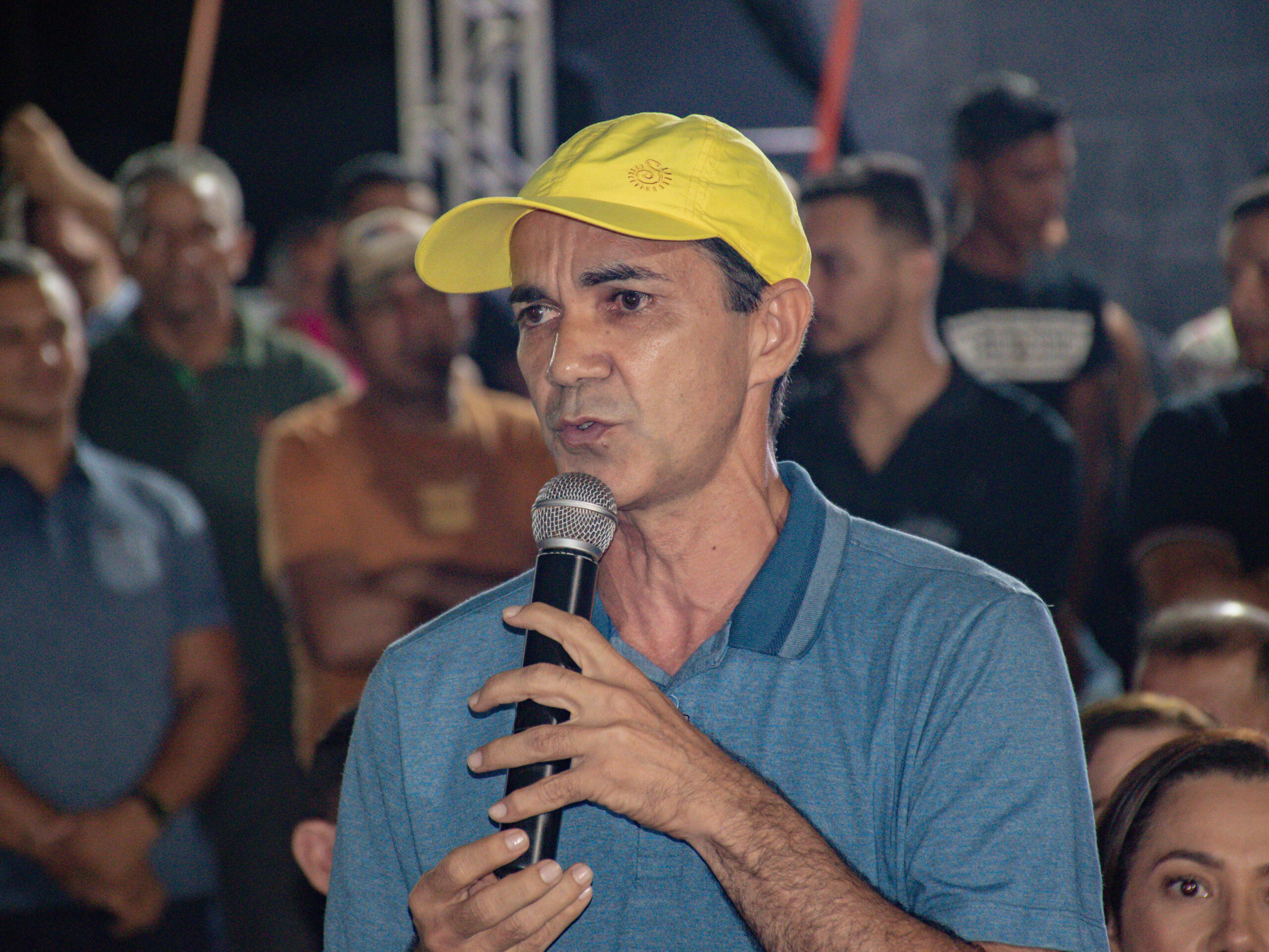 Zequinha entrega mais de 8 milhões de reais em equipamentos agrícolas na vila Santa Luzia