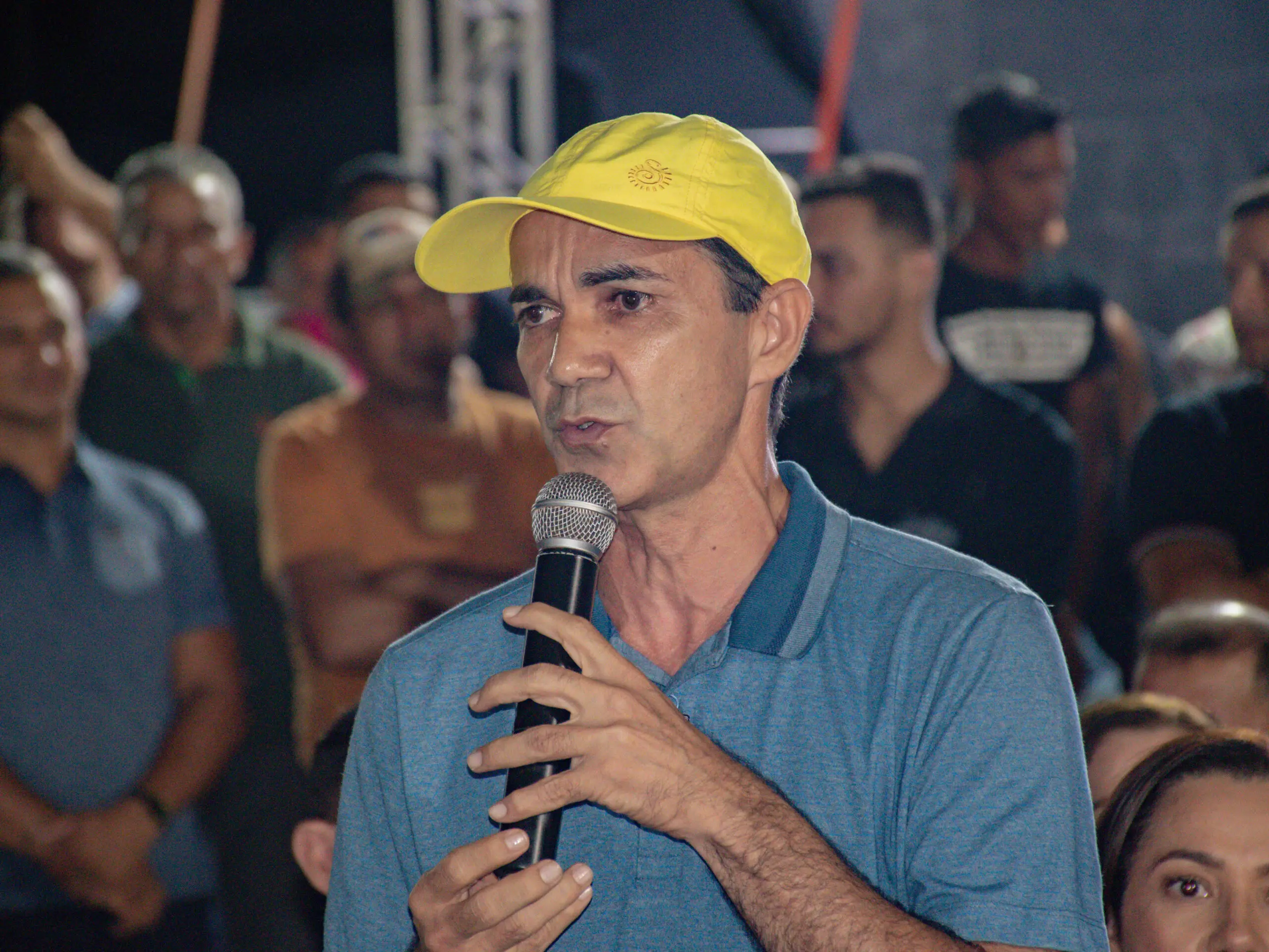 Zequinha entrega mais de 8 milhões de reais em equipamentos agrícolas na vila Santa Luzia
