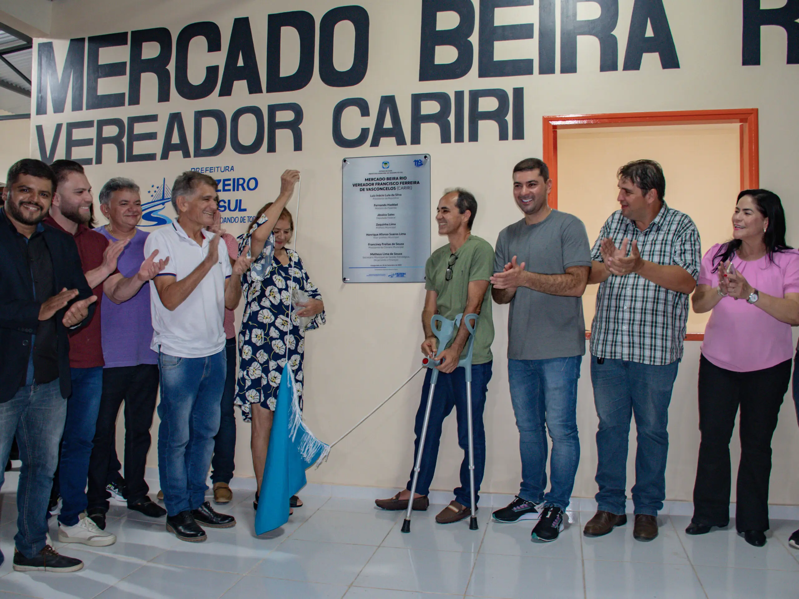 Zequinha entrega revitalização do Mercado Beira-Rio