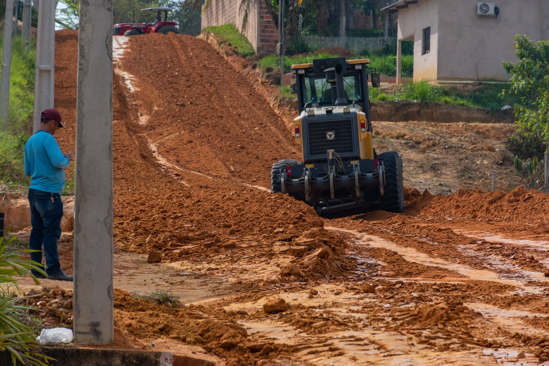 Prefeitura inicia obras de pavimentação no Bairro do Aeroporto Velho
