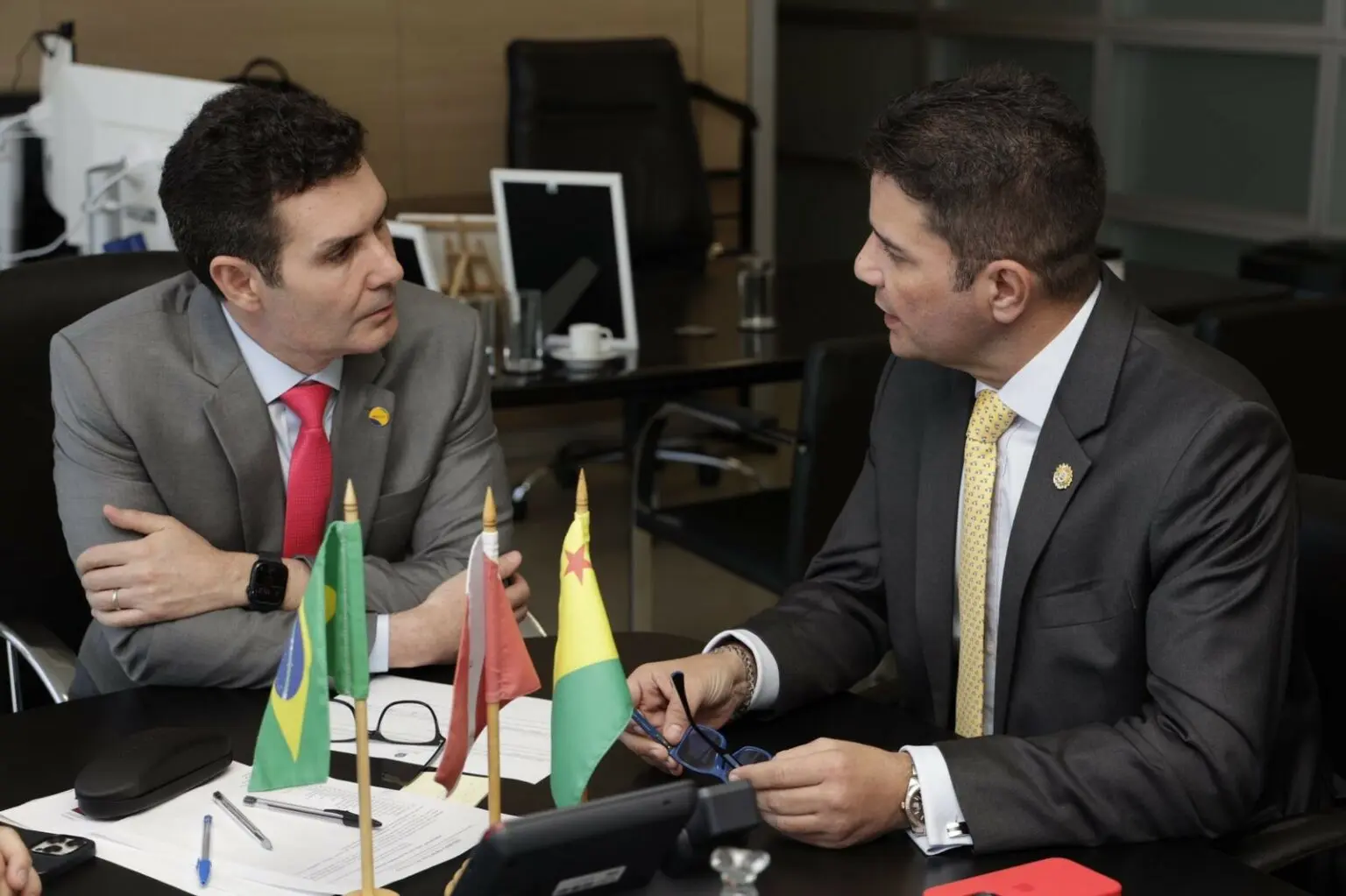 Gladson e ministro das Cidades acertam detalhes da liberação de recursos para a construção de casas no Acre
