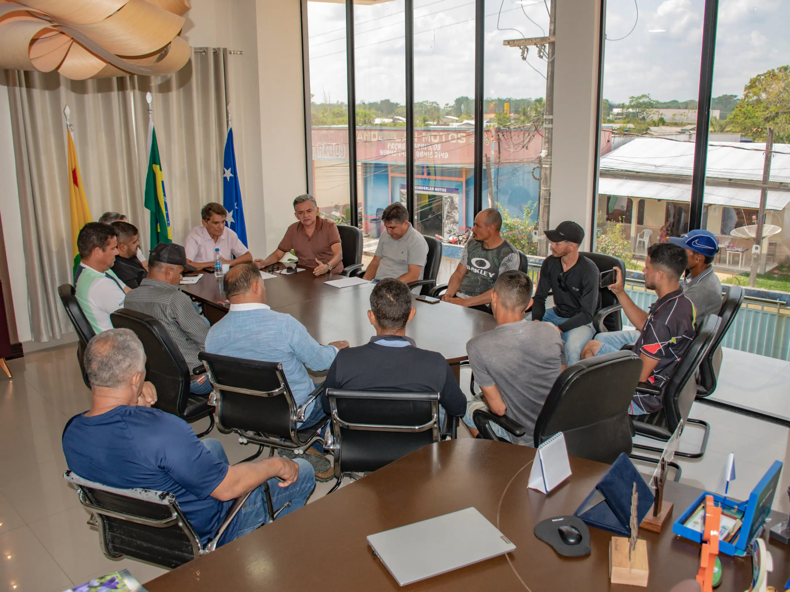 Prefeitura recebe moradores do ramal do escondido