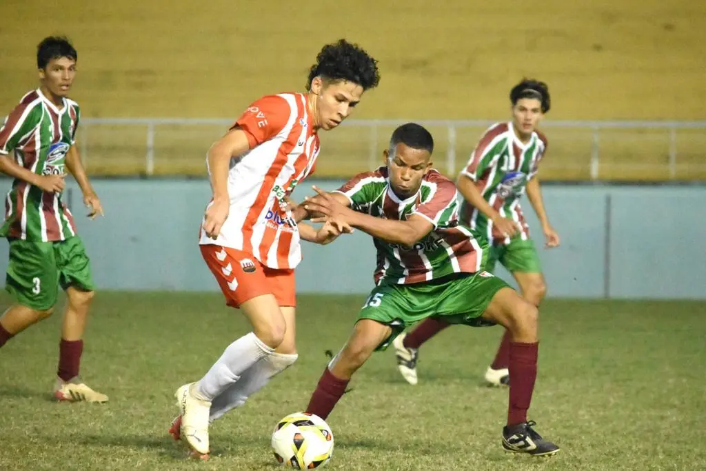 Sena Madureira e Santa Cruz são favoritos nas semifinais Campeonato Estadual