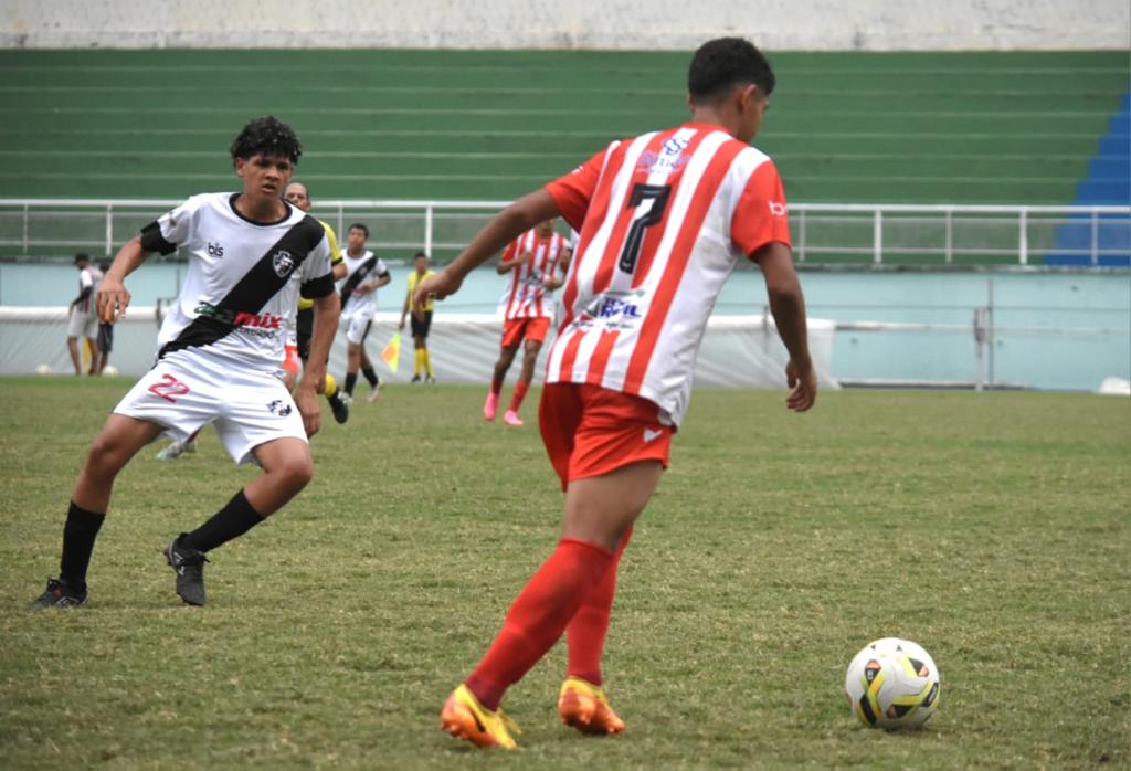 Pai de atleta contesta afastamento do elenco do Santa Cruz