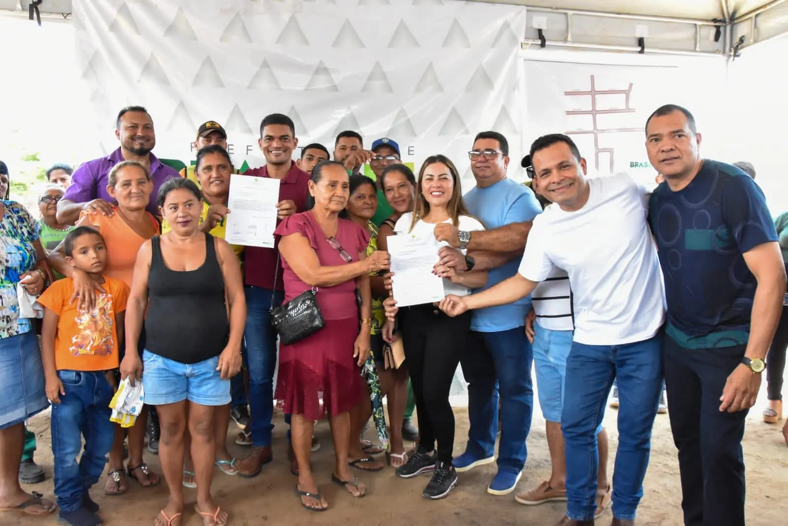 Prefeita Fernanda Hassem assina Ordem de Serviço para pavimentação do bairro Nazaré