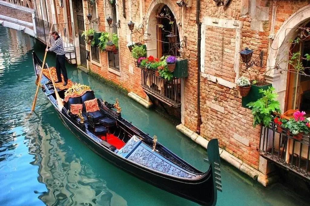 5 destinos luxuosos na Itália para aventureiros milionários