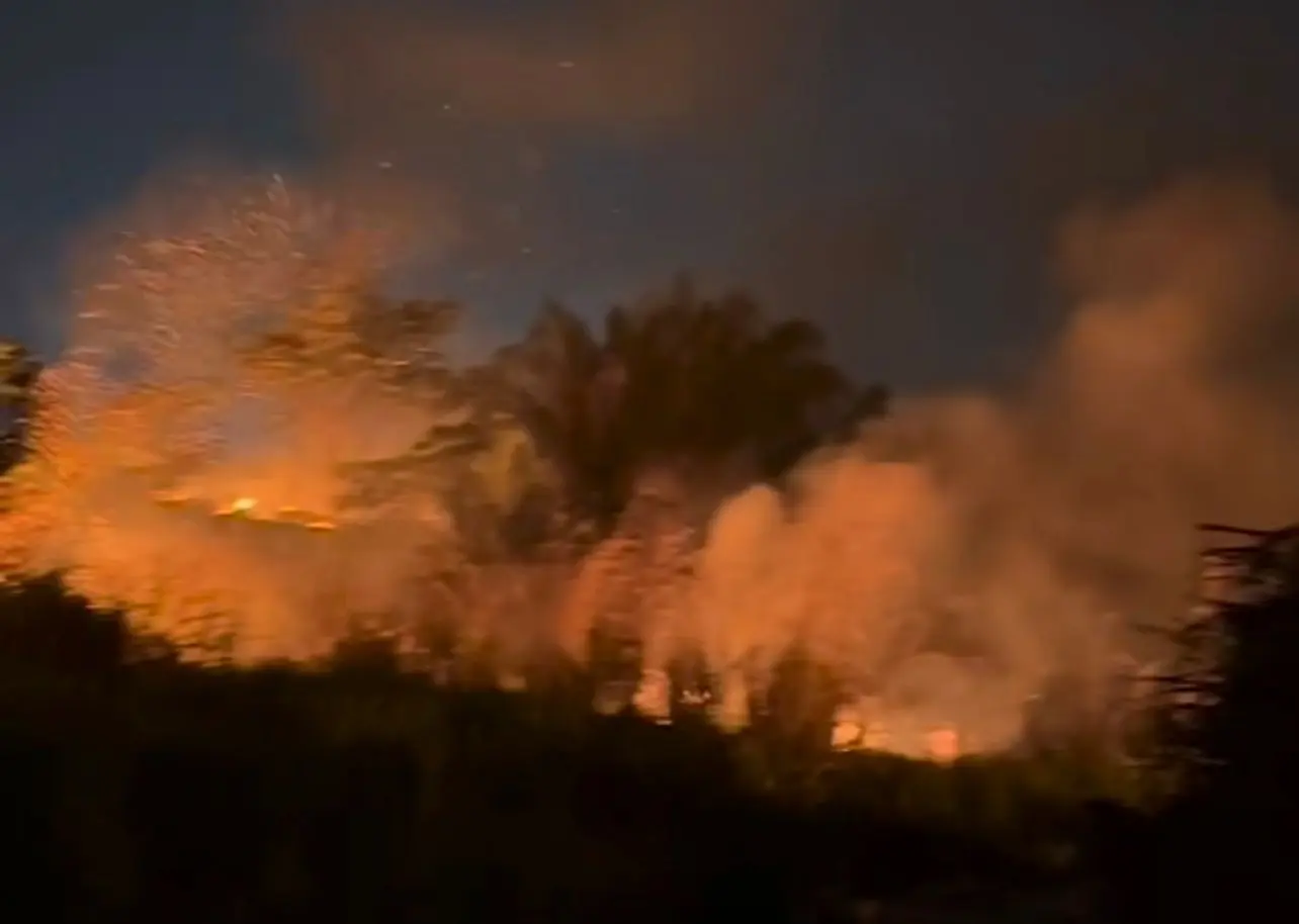 Vídeo mostra chamas em área de proteção ambiental do Irineu Serra