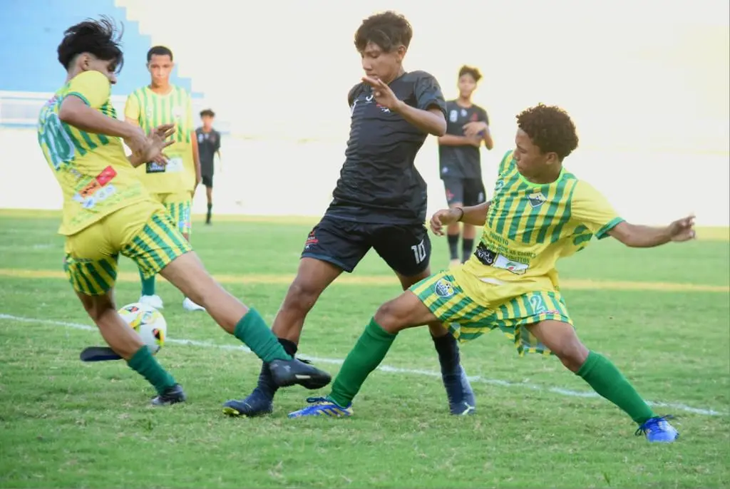 Paulão e Flamengo começam campeonato estadual com vitórias no sub-16