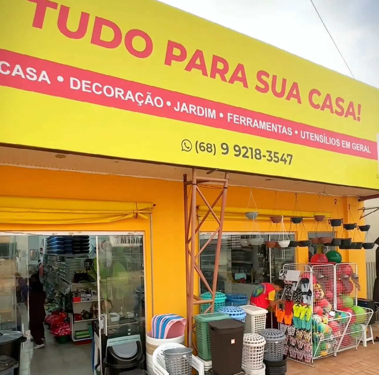 Mundo das Utilidades vira referência com produtos de necessidades domésticas e moda acessível em Sena Madureira