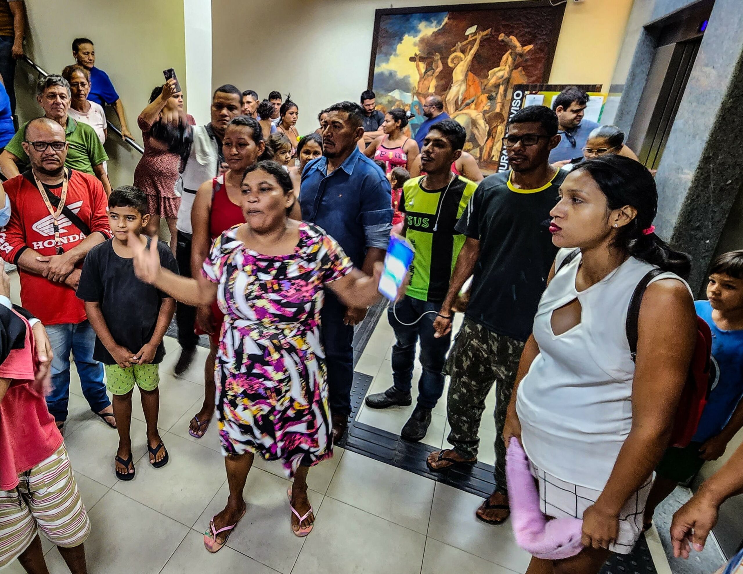 Apesar do governo oferecer aluguel social e Parque de Exposições, moradores invadem a Aleac
