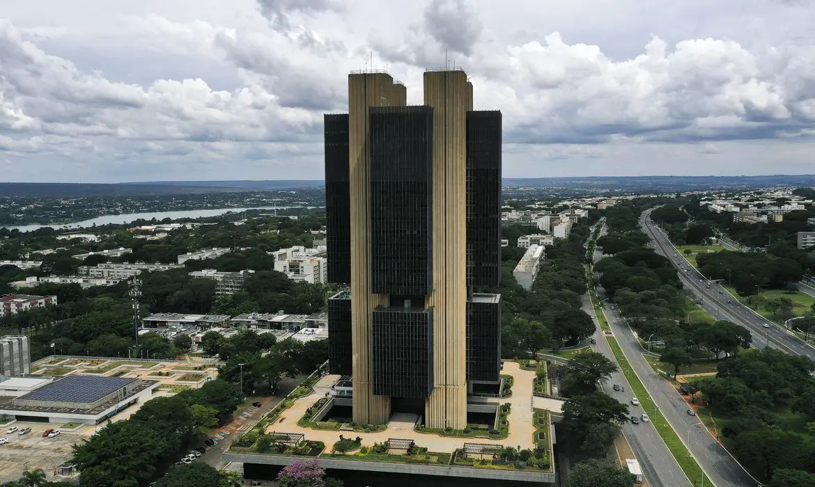 Copom reduz juros básicos da economia para 12,75% ao ano