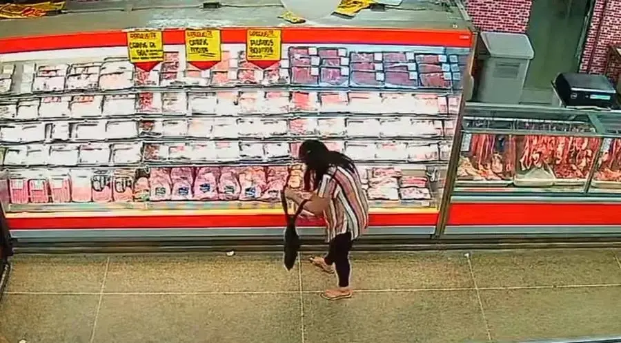 Vídeo: mulher é presa após furtar mais de R$ 5 mil em picanha