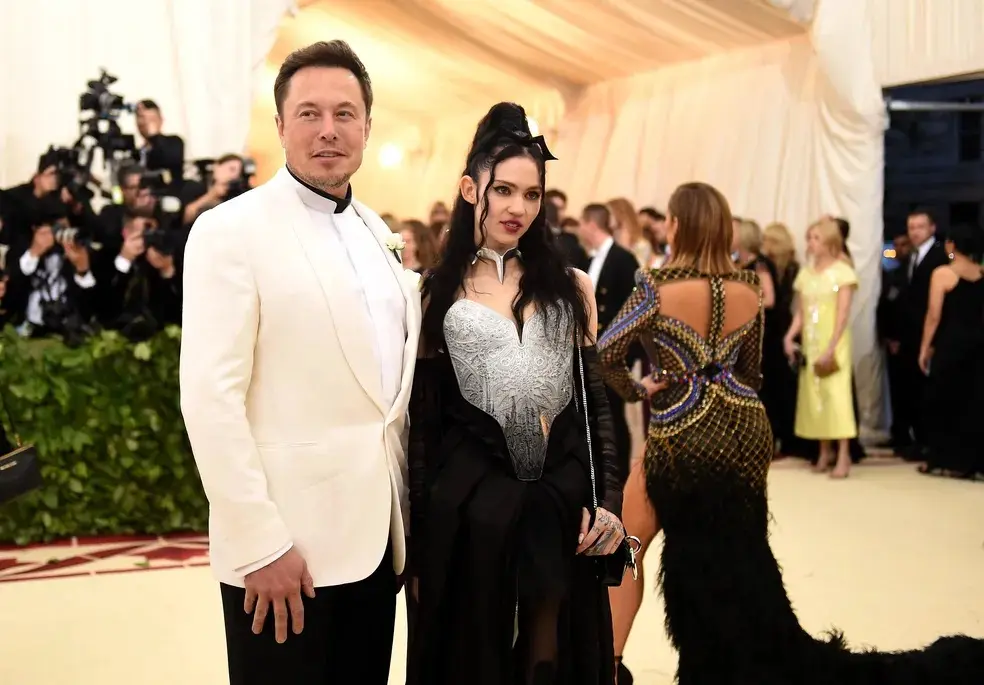 Elon Musk revela que ele e Grimes tiveram terceiro filho; criança se chama Techno Mechanicus