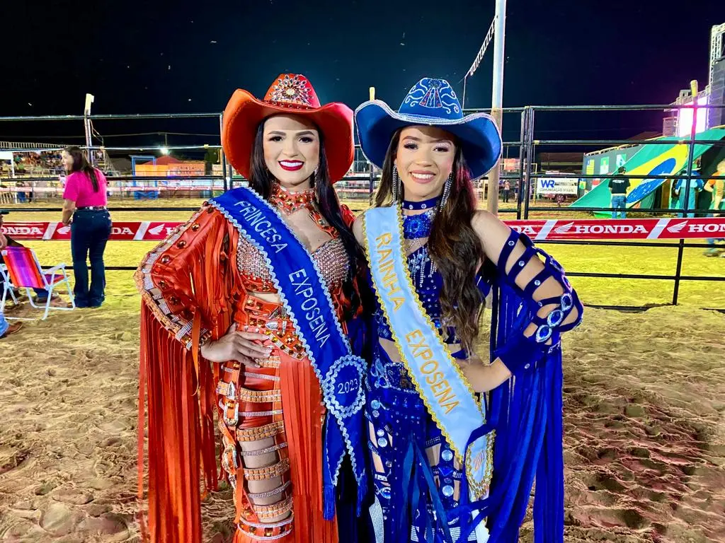 Rainha e princesa do rodeio da ExpoSena estreiam na abertura da festa