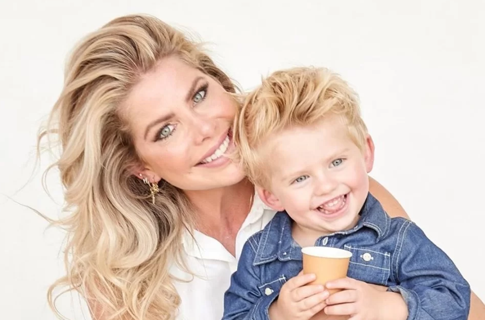 Chega ao fim a briga pela guarda de Enrico, filho de Karina Bacchi