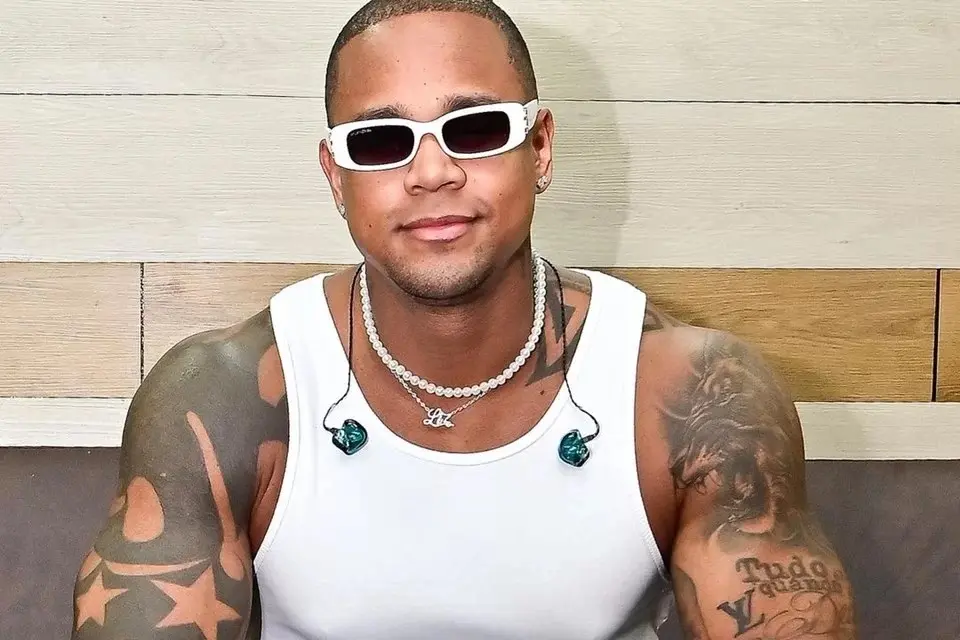 Saiba o que motivou Léo Santana a xingar “fã” durante show