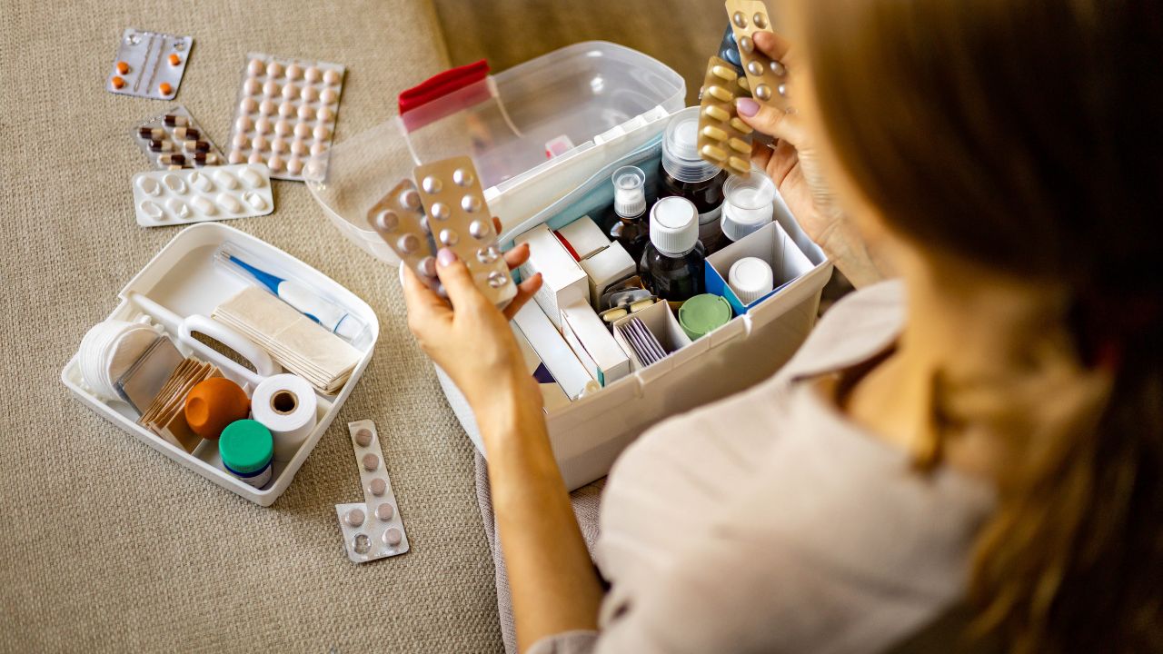 Veja 10 dicas de como armazenar medicamentos corretamente em casa Veja 10 dicas de como armazenar medicamentos corretamente em casa