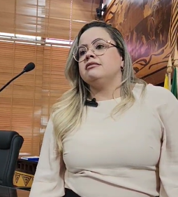 VÍDEO: Michelle diz que recebeu ligação com ameaça após saída da liderança: “Ninguém vai me calar”