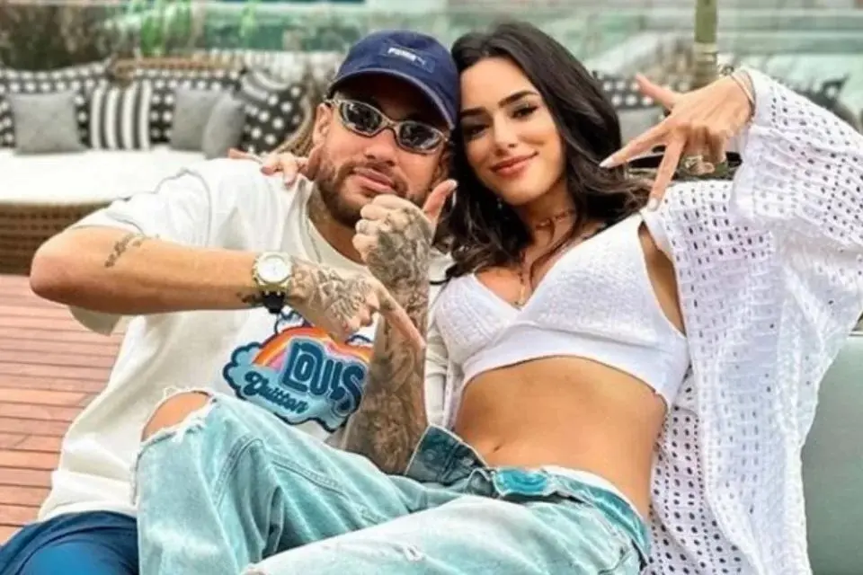 Assessoria de Neymar se pronuncia sobre susposta traição a Biancardi