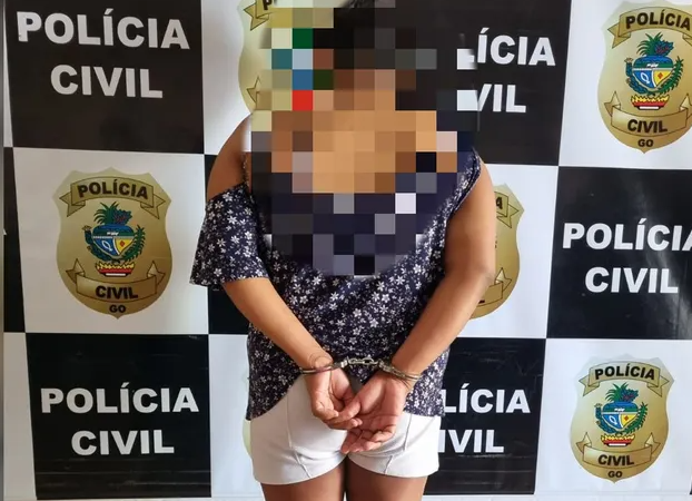Mulher presa por enviar fotos íntimas da filha de 8 anos negociou imagens dela e da menina em troca de R$ 3 mil, diz polícia