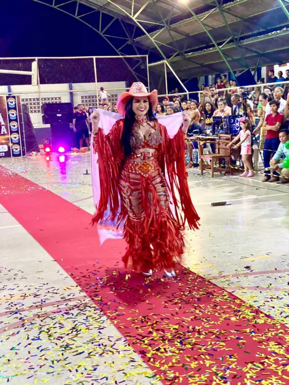 rainha e princesa exposena (10)