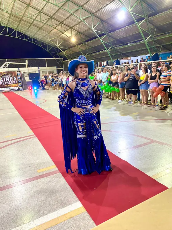 rainha e princesa exposena (12)