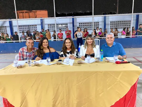 rainha e princesa exposena (13)