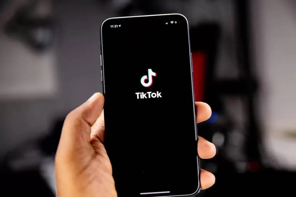 TikTok é multado em R$ 1,7 bilhão por não proteger dados de crianças