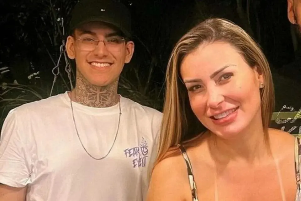Filho de Andressa Urach revela como começou a filmar conteúdos da mãe