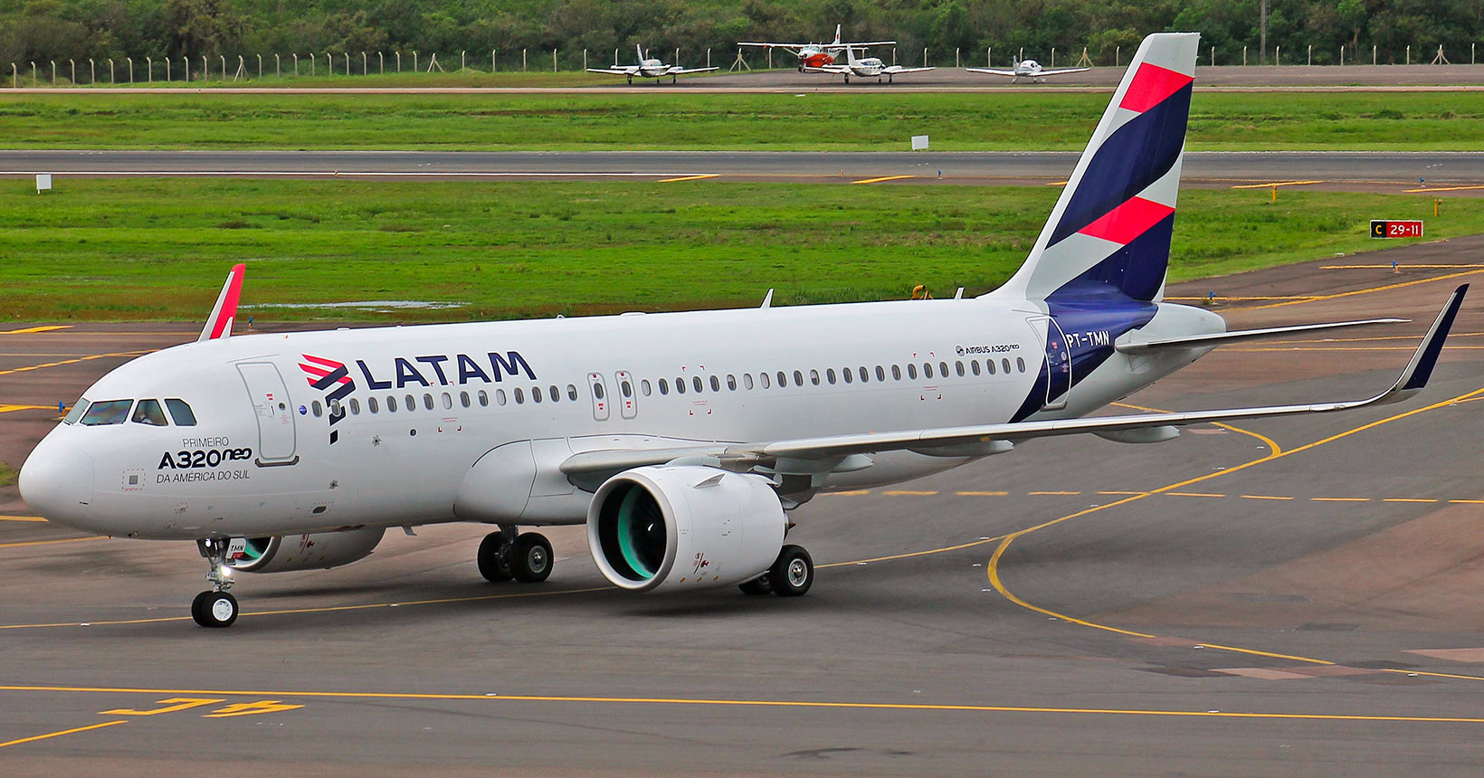 Latam é condenada a indenizar passageiro do Acre por atraso de 18 horas