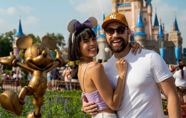 Atriz acreana Brendha Haddad e namorado embarcam para a Disney World a trabalho