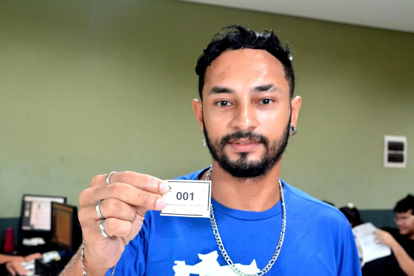 Prefeitura renova mais de 700 passes de ônibus para acadêmicos da Ufac