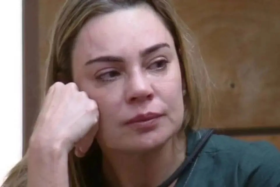 A Fazenda 15: Rachel Sheherazade explode após acusação grave de peões