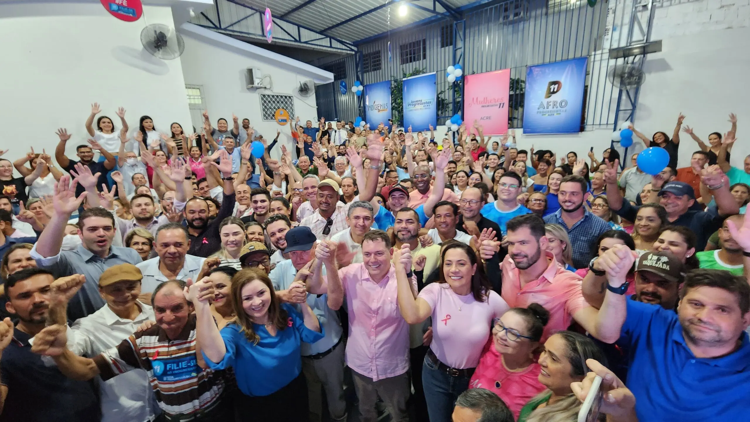 Alysson é recebido com festa por militância progressista em lançamento de pré-candidatura