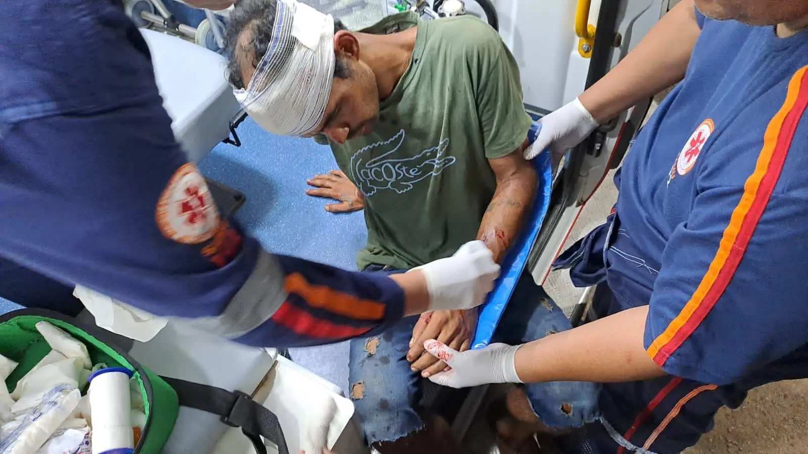Briga entre moradores de rua termina com um gravemente ferido