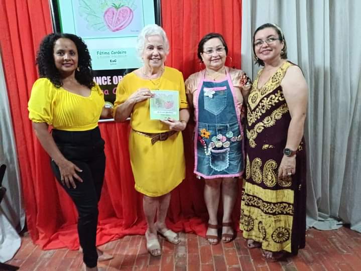 Professora Fátima Cordeiro realiza lançamento do livro “Romance Orgânico” em Rio Branco