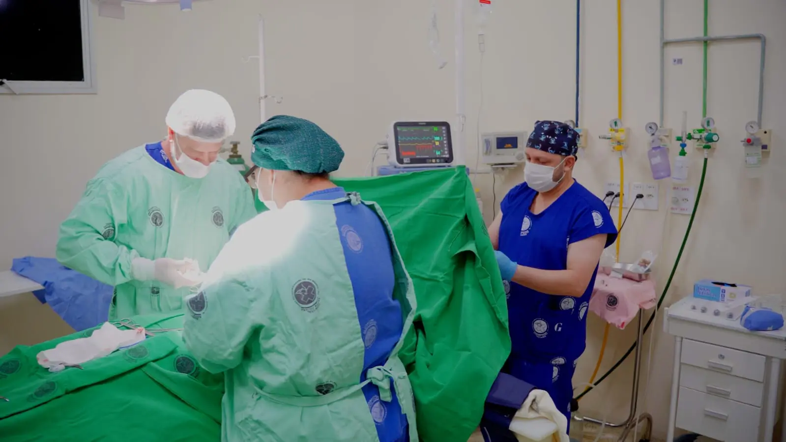 Dia do médico: Residente em anestesiologia agradece apoio de Alan Rick aos médicos formados no exterior