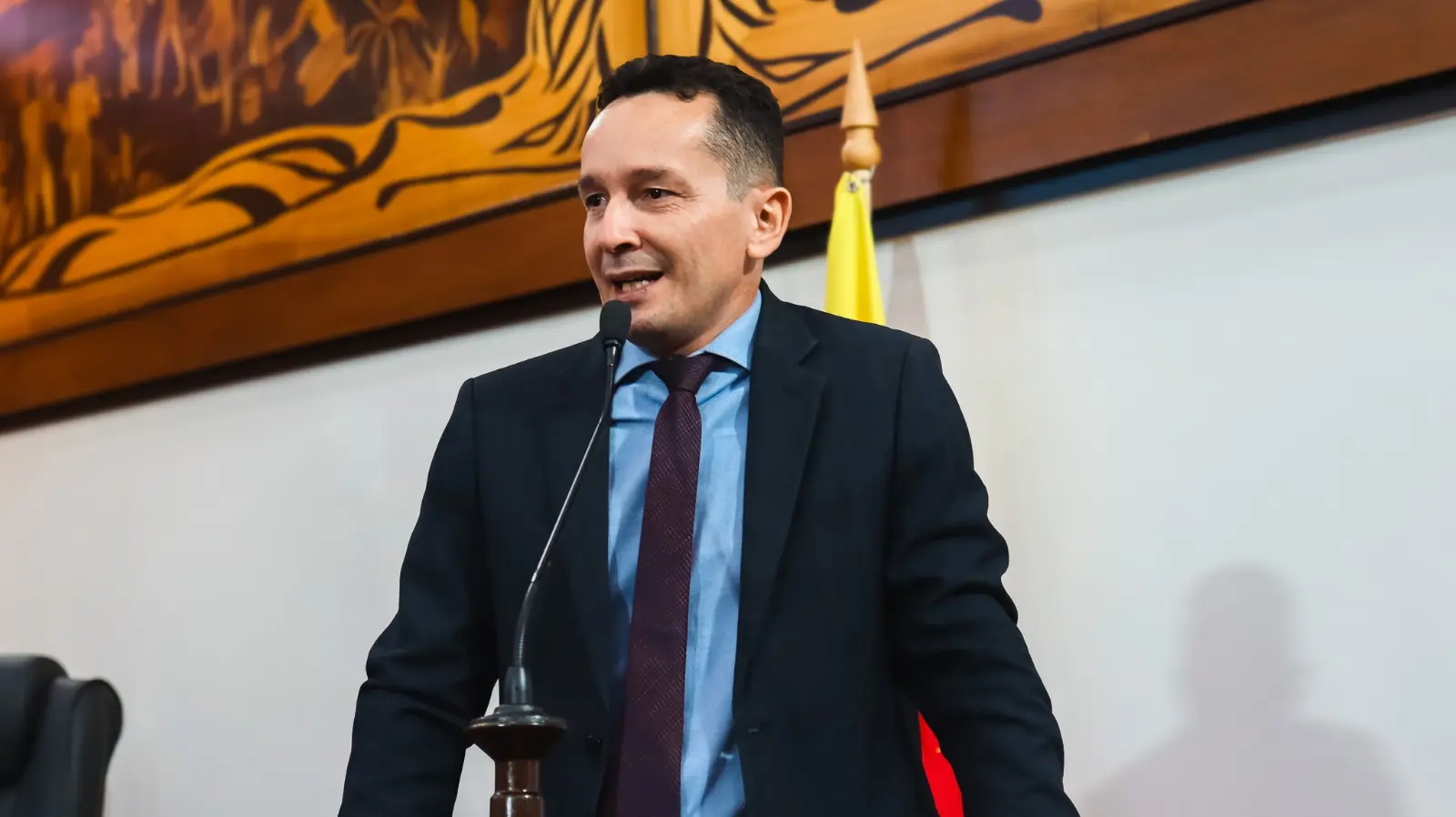 Adailton conquista aprovação de Lei que regulamenta terceirização na Saúde Pública do Acre