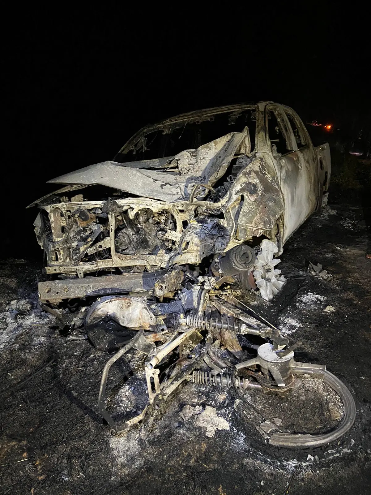 Homem morre na hora após moto bater de frente com caminhonete no interior do Acre