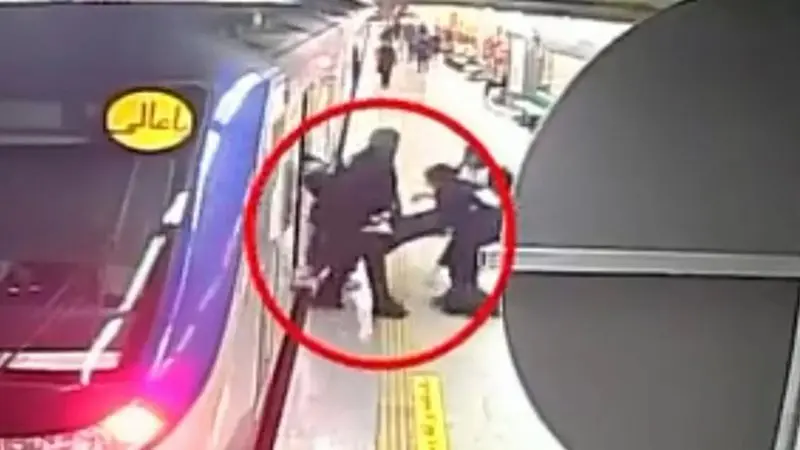 Adolescente é espancada no metrô por não usar véu e tem morte cerebral