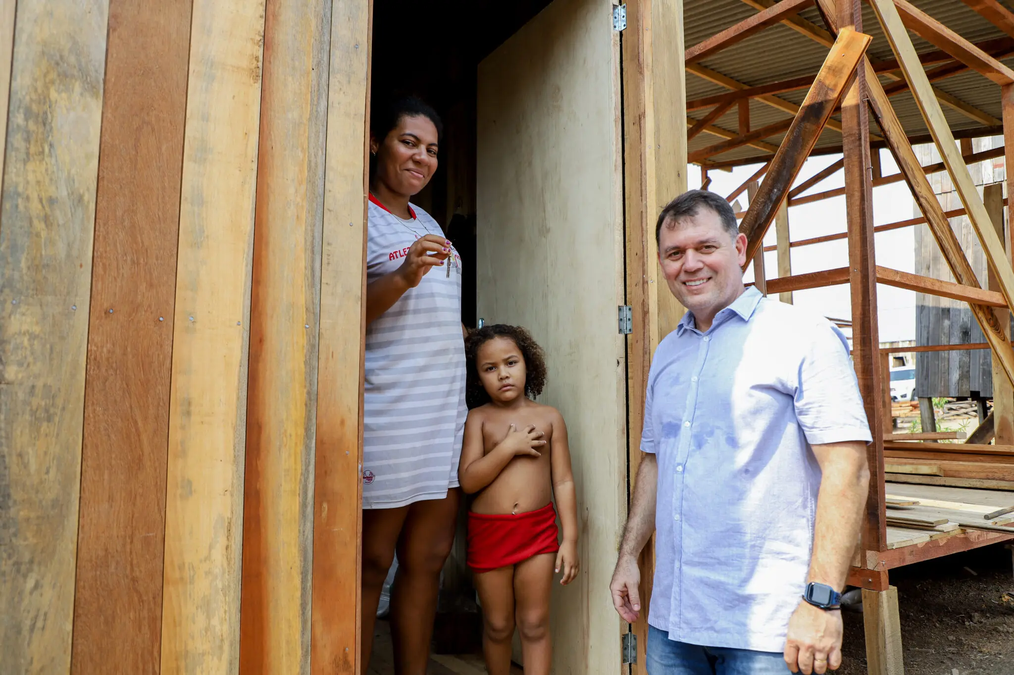 Governo inicia entrega das moradias provisórias para as famílias na ocupação Marielle Franco