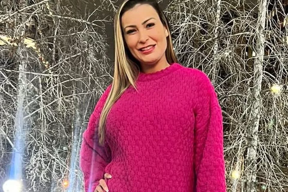 Andressa Urach revela que o filho escolhe as mulheres para os vídeos