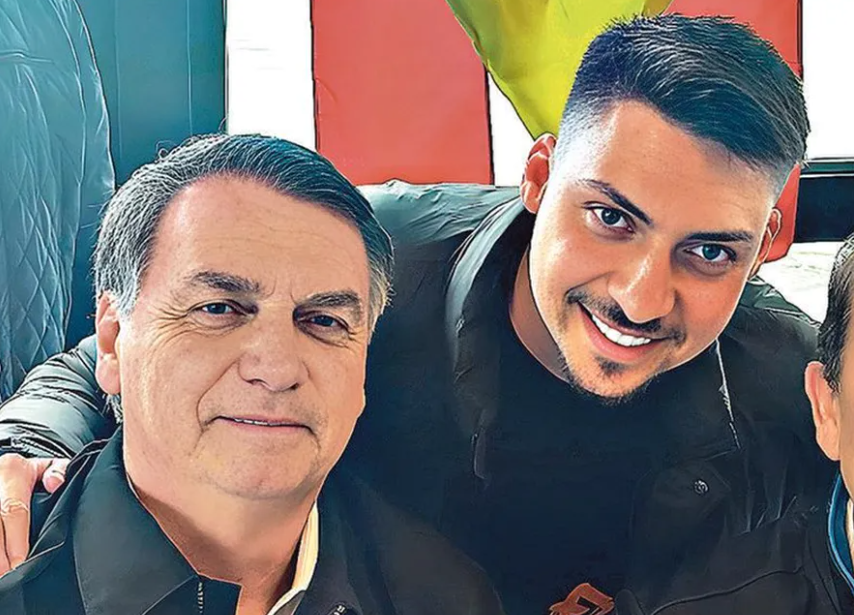 Bolsonaro prepara Jair Renan para entrar na política e quer Michelle no Senado em 2026