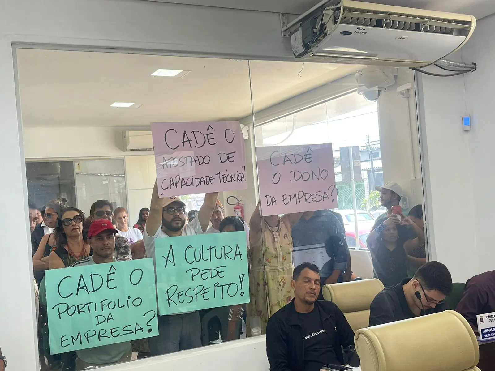 Artistas lotam Câmara em protesto contra contratação de empresa que vai gerir Lei Paulo Gustavo